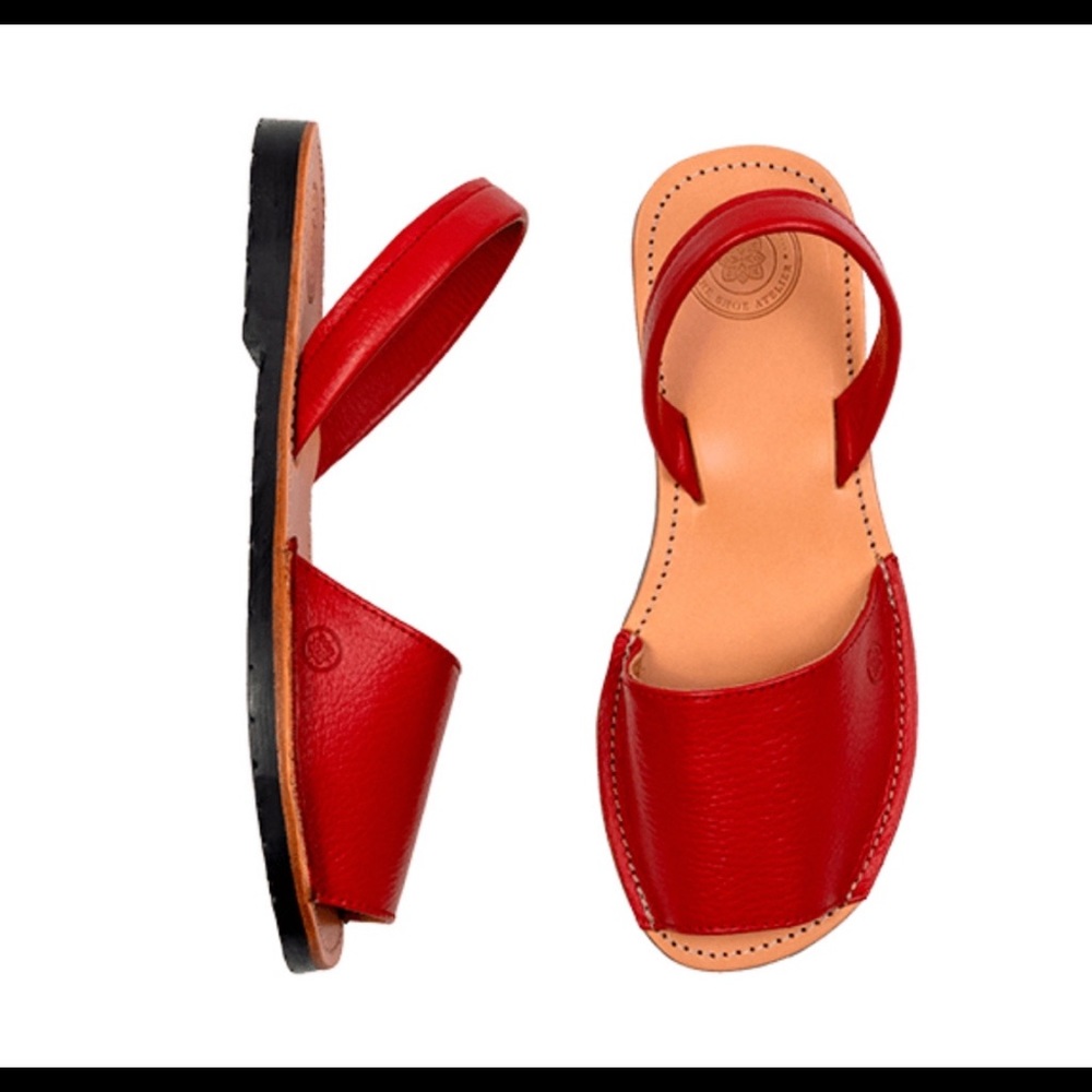 NWOT Tumbled leather avarcas sandals
